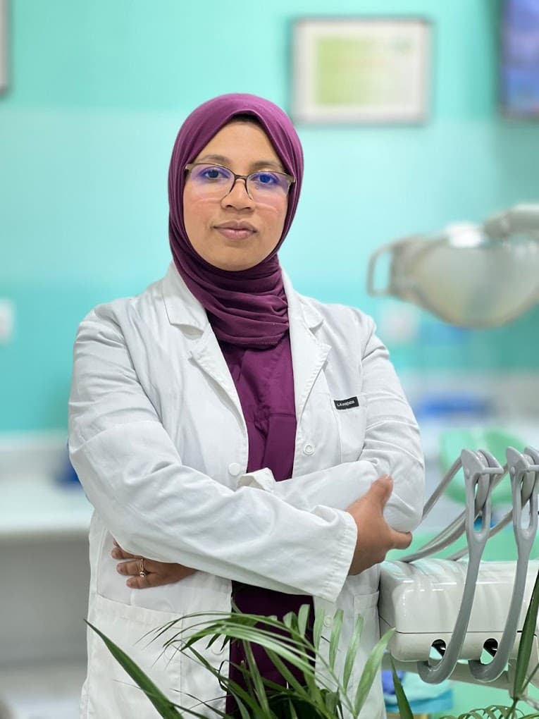 Dr Mouna Ambari, dans son cabinet à Agadir